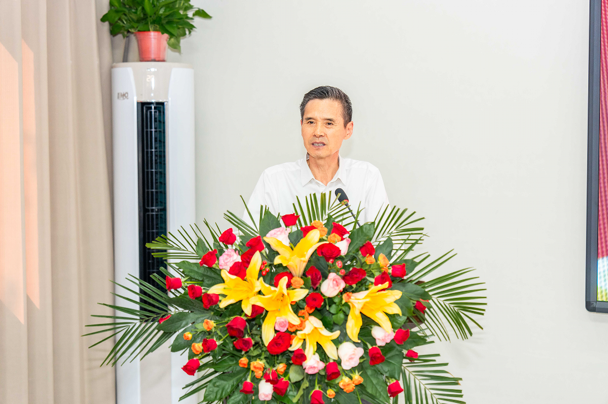 1758706667-435bb6a03dca7e9